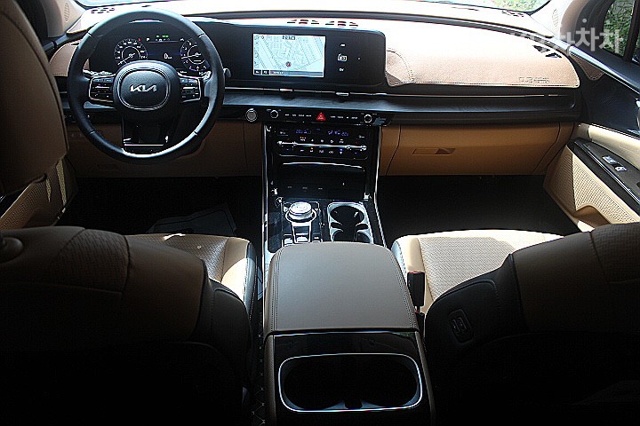 2023 - kia carnival