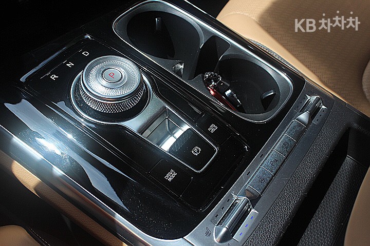 2023 - kia carnival