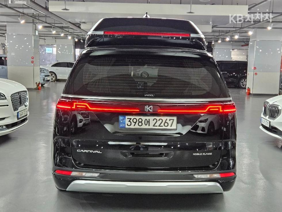 2022 - kia carnival