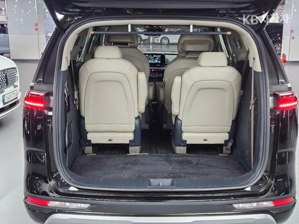 2022 - kia carnival