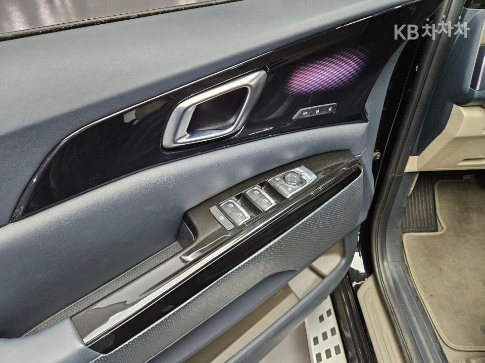 2022 - kia carnival