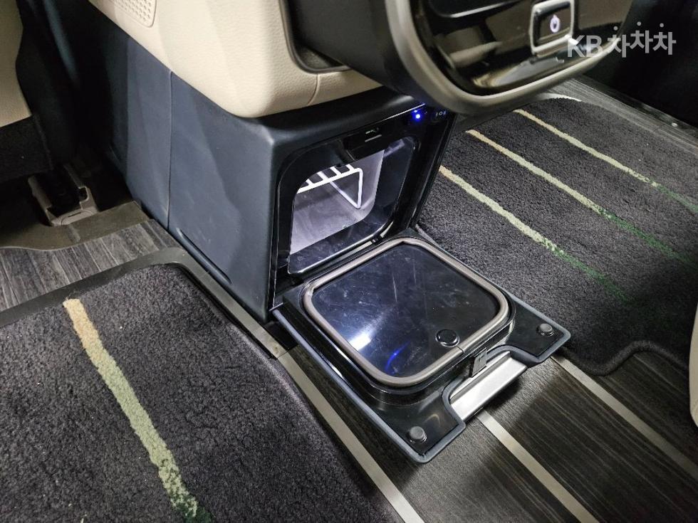 2022 - kia carnival