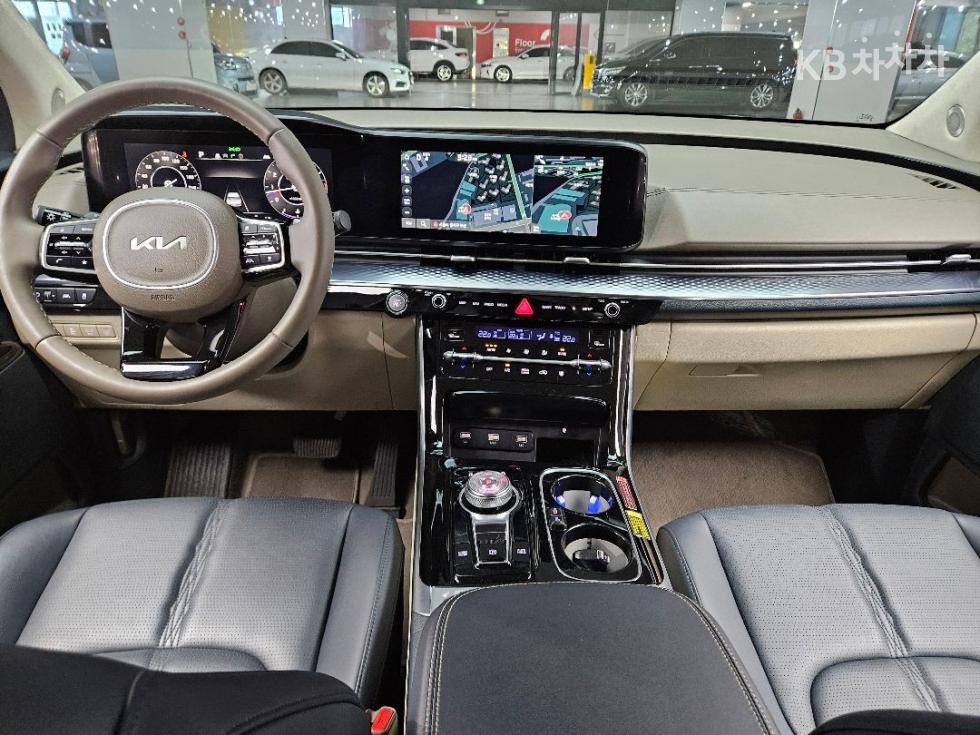2022 - kia carnival