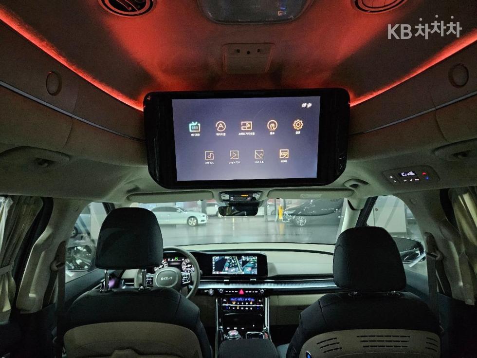 2022 - kia carnival