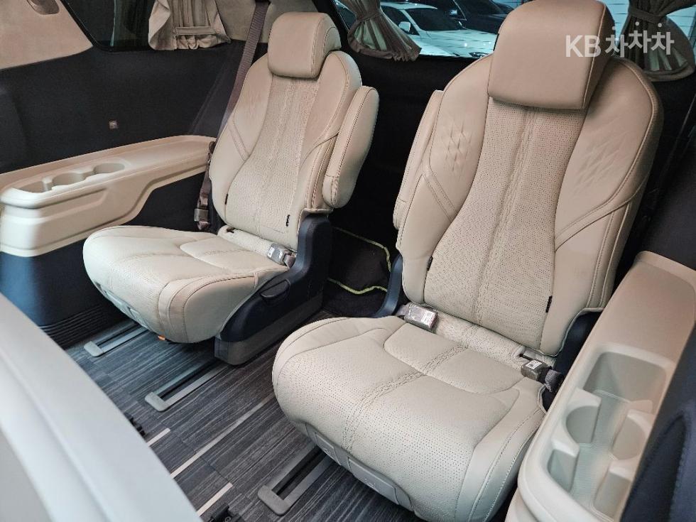 2022 - kia carnival