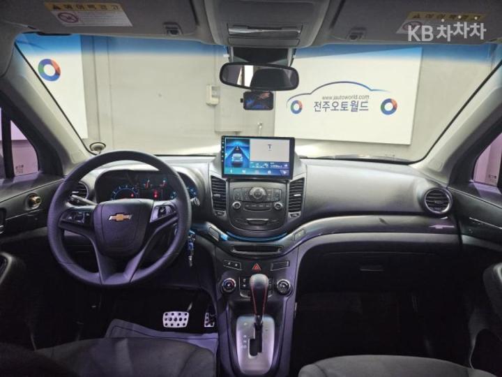 Chevrolet Orlando LT Premium 9