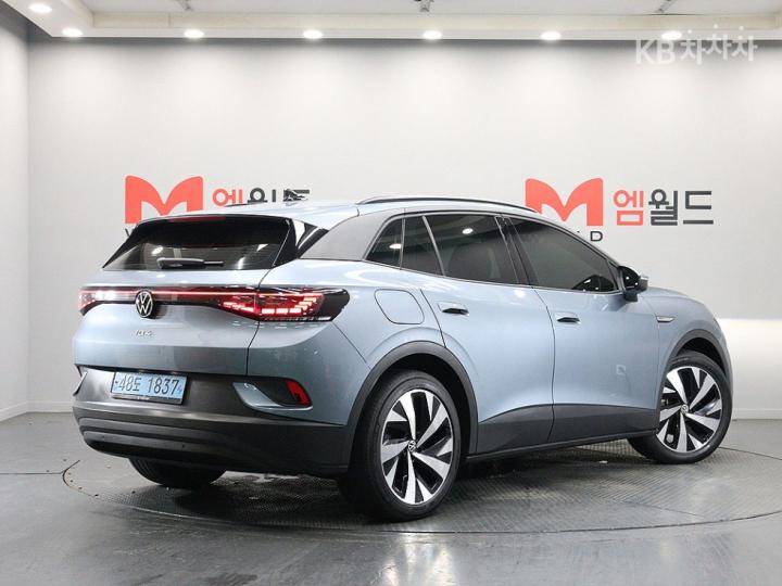 Volkswagen ID.4 Pro 4