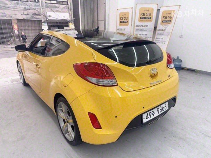 Hyundai Veloster Extreme 5