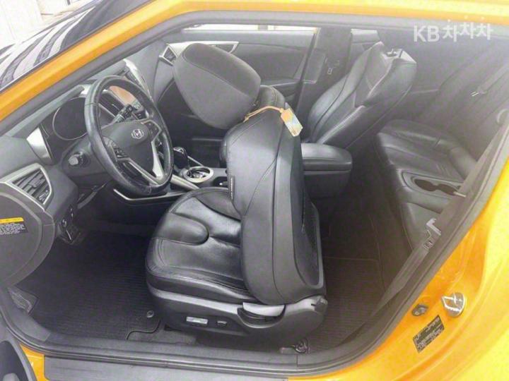 Hyundai Veloster Extreme 7