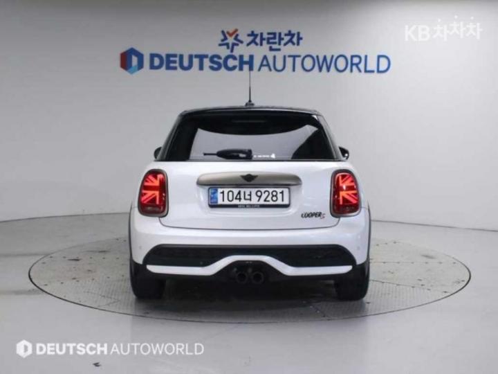 Mini Cooper 5 Duo S 2.0 Classic Launch Pack 5