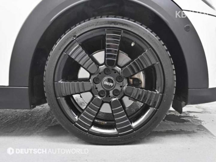 Mini Cooper 5 Duo S 2.0 Classic Launch Pack 6