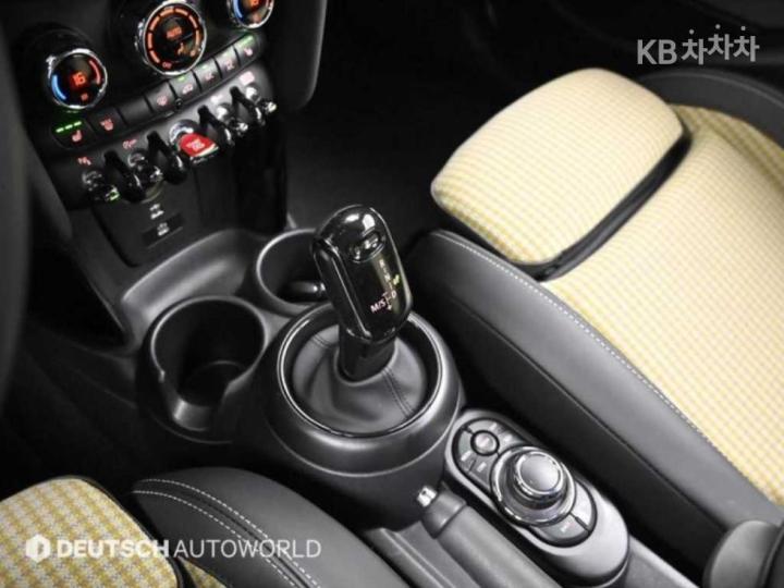 Mini Cooper 5 Duo S 2.0 Classic Launch Pack 10