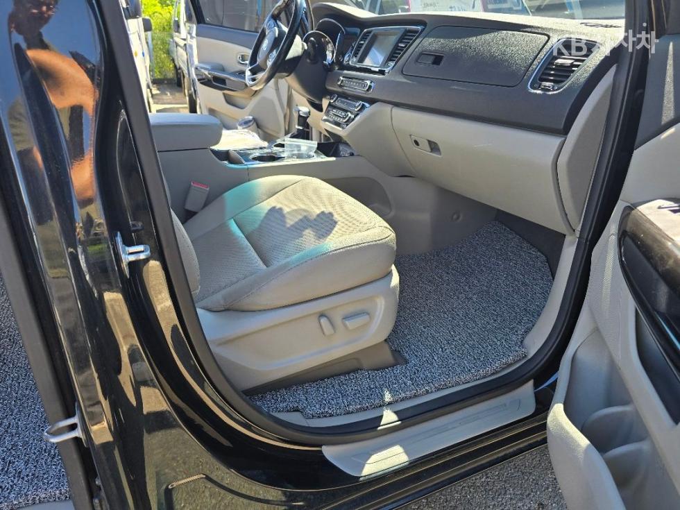 2019 - kia carnival