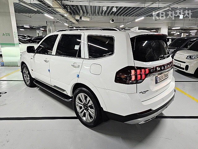 2023 - kia mohave