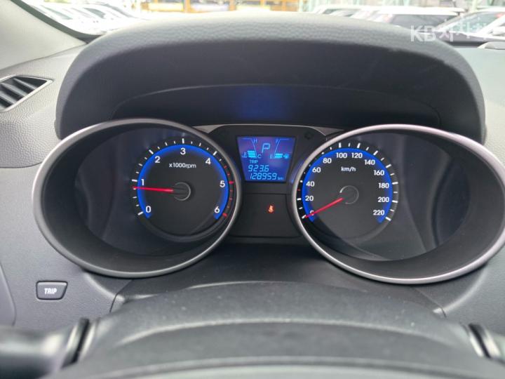 Hyundai Tucson New ix Diesel e-VGT 2WD Modern 8