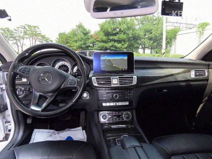 Mercedes-Benz CLS-Class W218 CLS250d 4 Matic W218 8