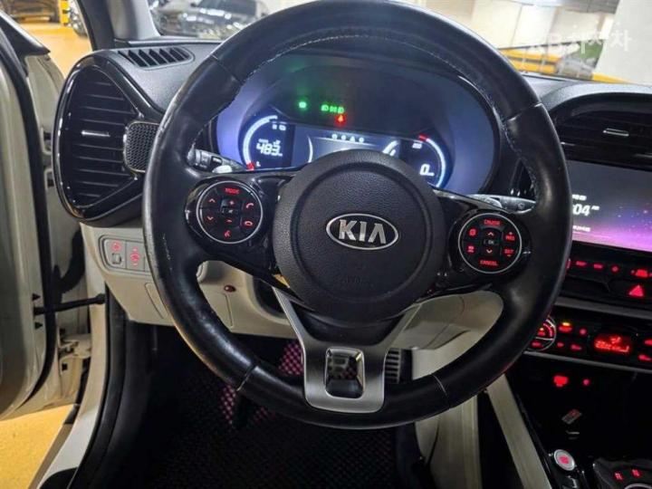 Kia Soul Booster EV Noblesse 9