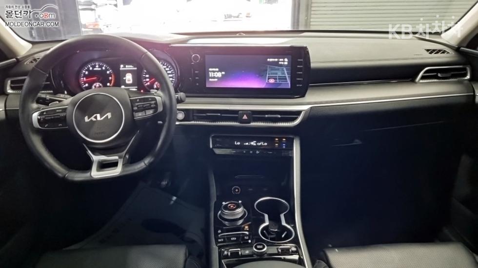 2022 - kia k5