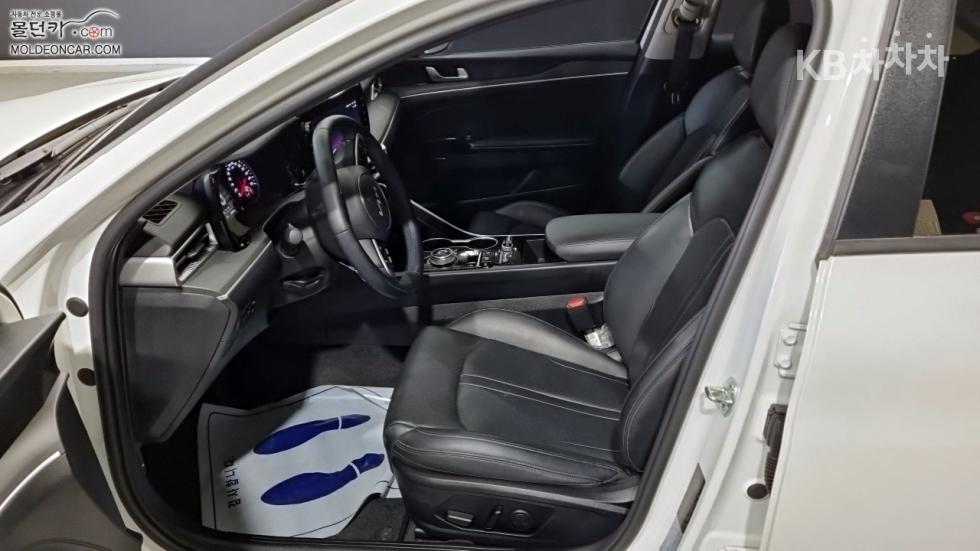 2022 - kia k5
