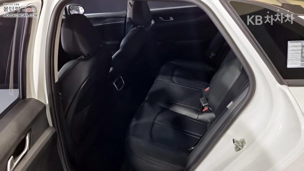 2022 - kia k5
