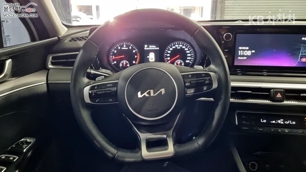 2022 - kia k5