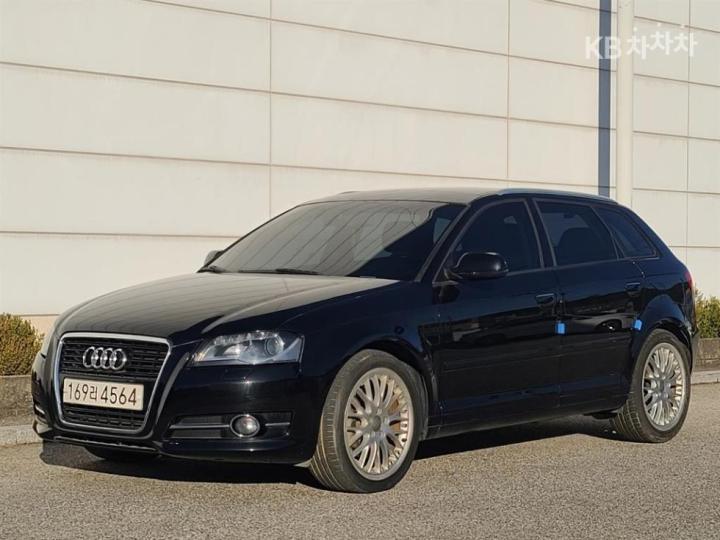Audi A3 NEW 2.0 TFSI 8P Dynamic 2