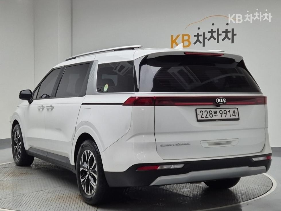 2021 - kia carnival