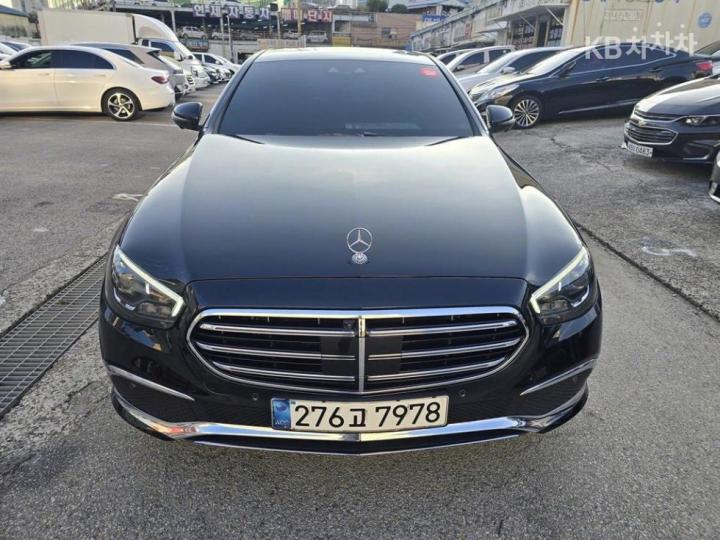 Mercedes-Benz E-Class W213 E300e 4MATIC Exclusive 2