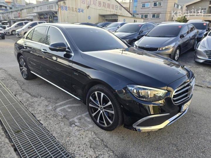Mercedes-Benz E-Class W213 E300e 4MATIC Exclusive 3