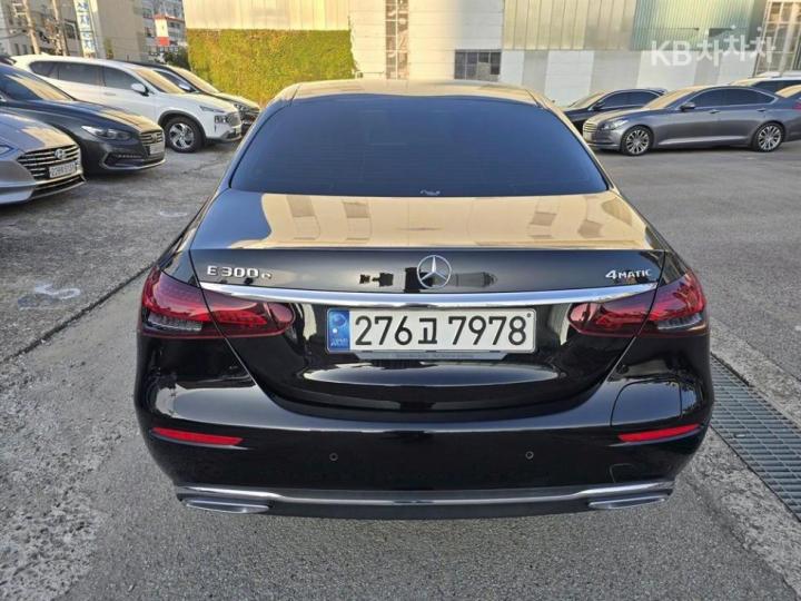 Mercedes-Benz E-Class W213 E300e 4MATIC Exclusive 4