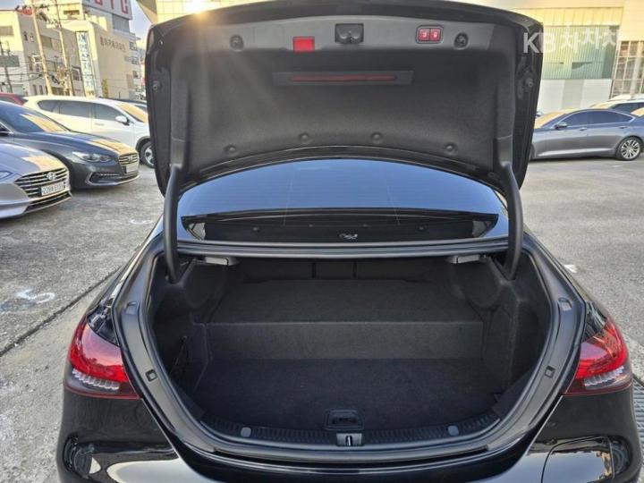 Mercedes-Benz E-Class W213 E300e 4MATIC Exclusive 6