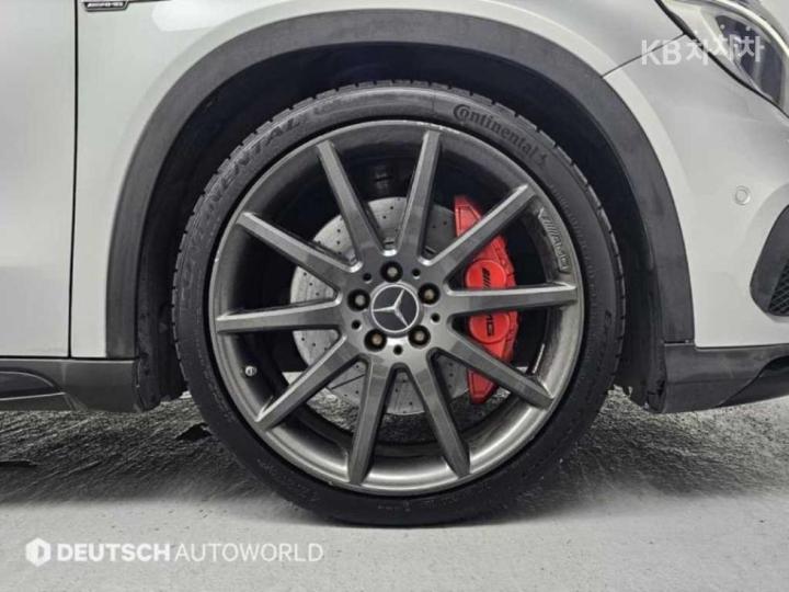 Mercedes-Benz GLA-Class X156 GLA45 AMG 4 Matic 6