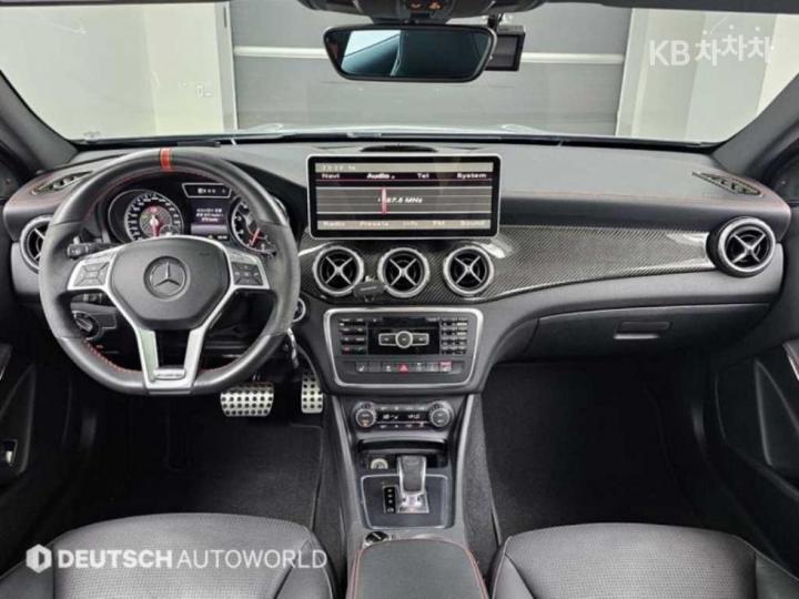 Mercedes-Benz GLA-Class X156 GLA45 AMG 4 Matic 8