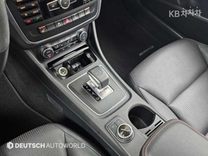 Mercedes-Benz GLA-Class X156 GLA45 AMG 4 Matic 10