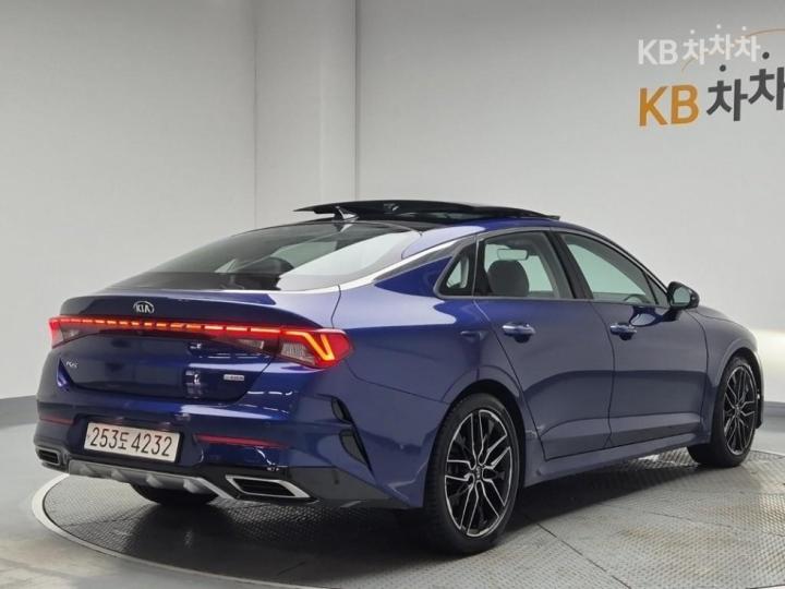 Kia K5 1.6 Gasoline Turbo Signature 4