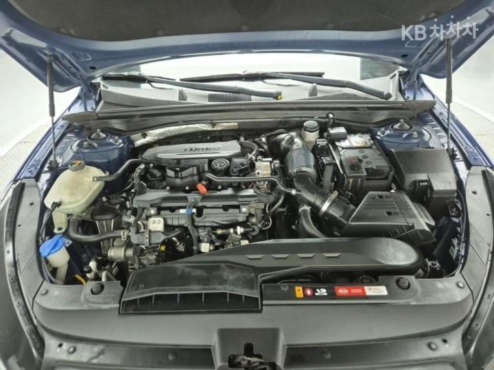 Kia K5 1.6 Gasoline Turbo Signature 6
