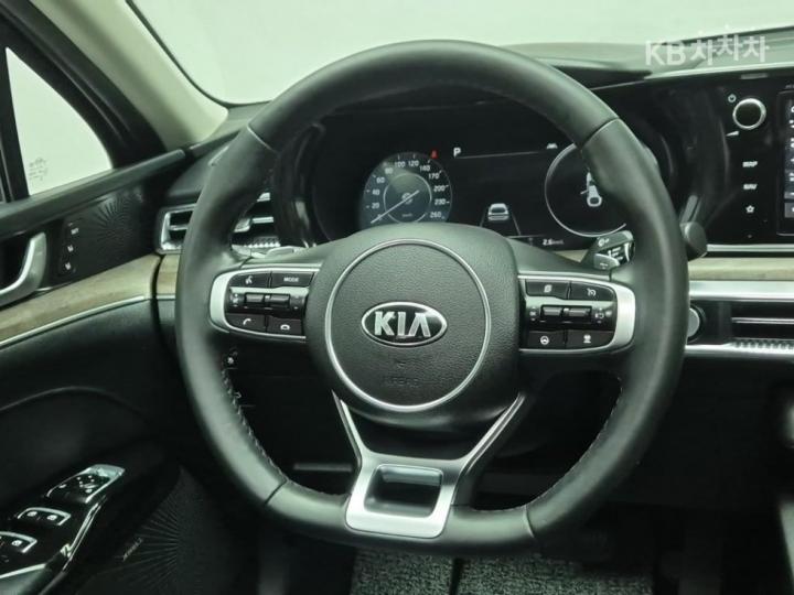 Kia K5 1.6 Gasoline Turbo Signature 10