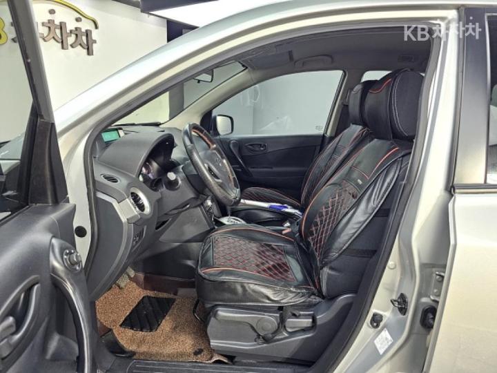 Renault QM5 New Diesel 2WD SE 9