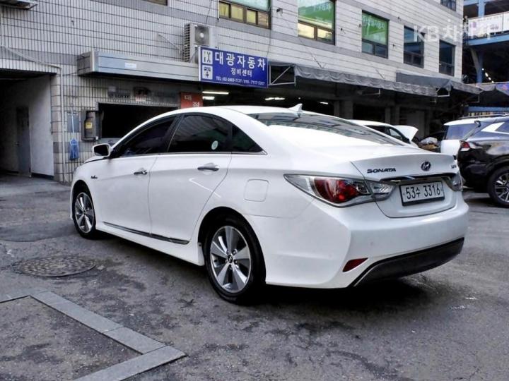 Hyundai Sonata Hybrid 2.0 Royal 5