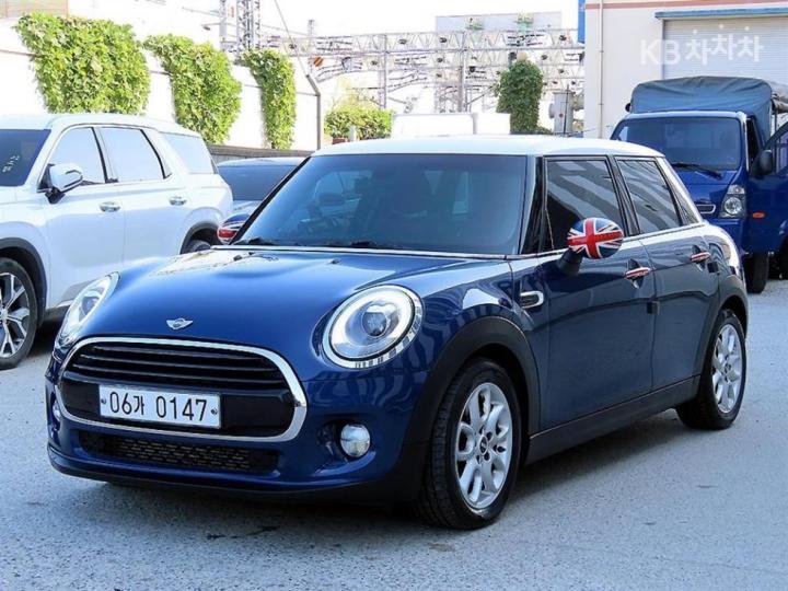 Mini Cooper 5 Duo D 1.5 High Trim 2