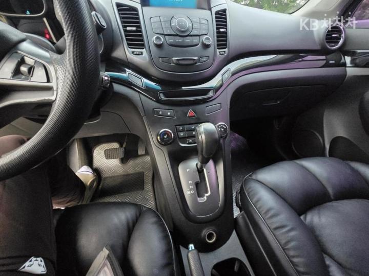 Chevrolet Orlando LT Premium 9