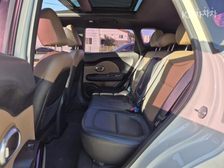 Kia Soul 1.6 GDi Noblesse 9