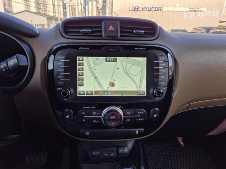 Kia Soul 1.6 GDi Noblesse 10