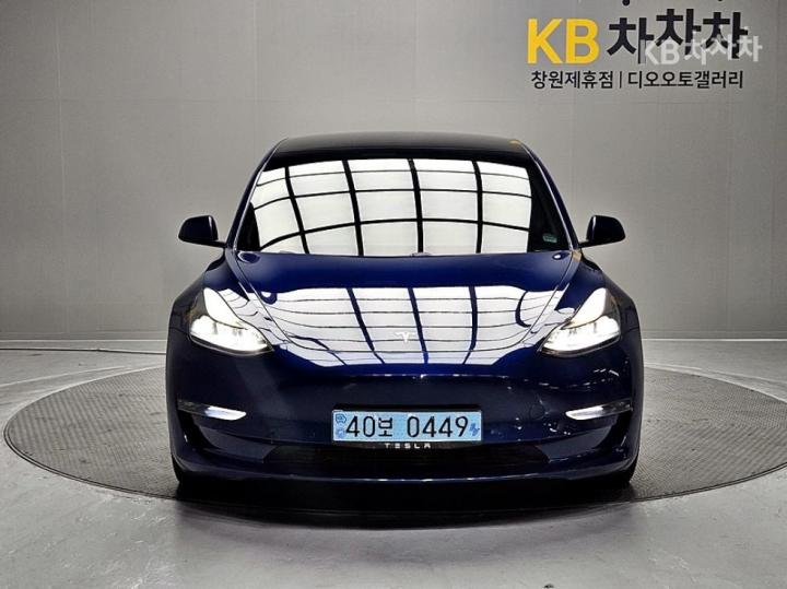 Tesla Model 3 Long Range 3