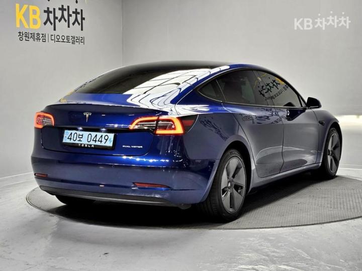 Tesla Model 3 Long Range 6