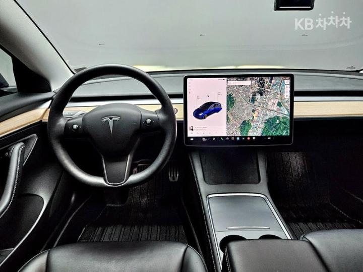 Tesla Model 3 Long Range 9