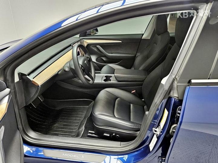 Tesla Model 3 Long Range 10