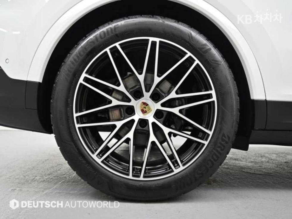 Porsche Cayenne — miniaturë 5