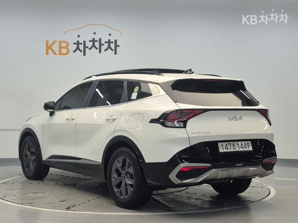 2022 - kia sportage