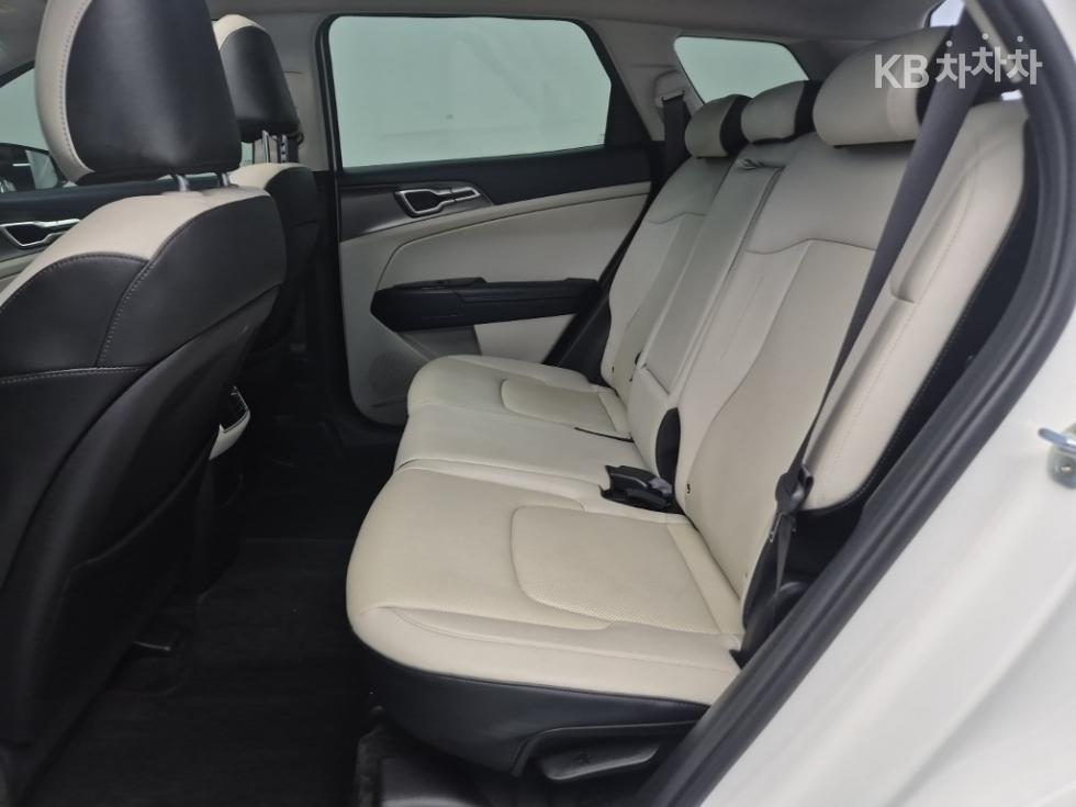 2022 - kia sportage